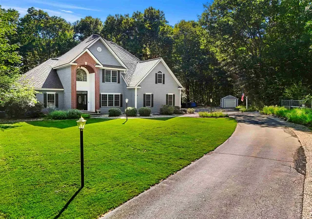 2nd image of 6 Evergreen Dr, Plaistow, NH 03865 | MLS# 5103855