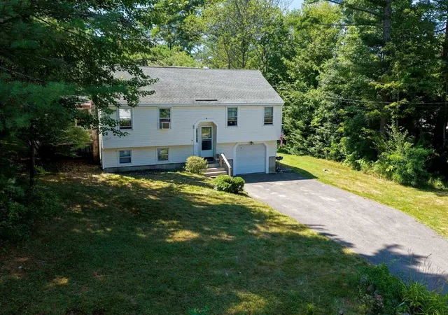 2nd image of 22 Ellen Ln, Bristol, NH 03222 | MLS# 5103857