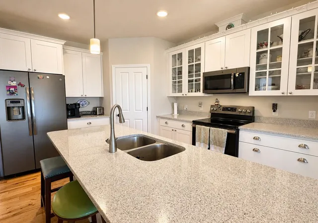 Photo 3 of Sale Pending at 82 Ledge Wy, South Burlington, VT 05403 | MLS# 5103866 | Listing updated on 2026-08-17