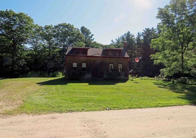 3rd image of 124 Coach Rd, Bristol, NH 03222 | MLS# 5103867