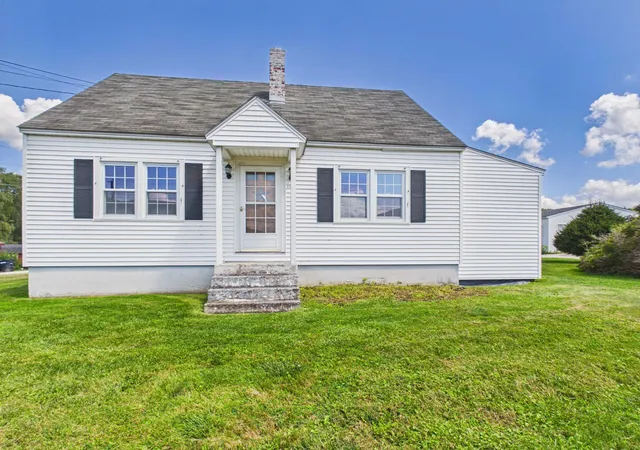 Photo 3 of Single family home for sale at 1310 Pleasant St, West Rutland, VT 05777 | MLS# 5103888 | Listing updated on 2026-10-02