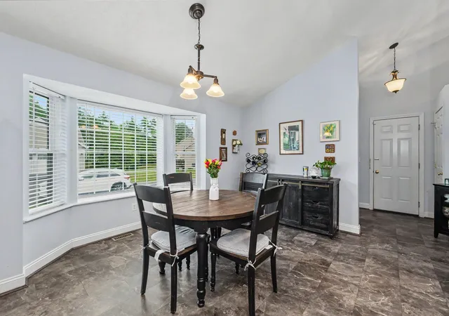 Photo 3 of Townhouse for sale at 6 Aspen Dr, East Hampstead, NH 03826 | MLS# 5103889 | Listing updated on 2026-10-06