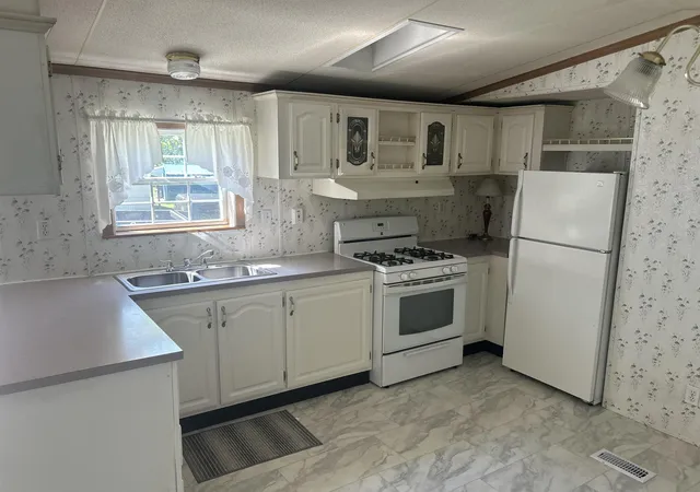 4th image of 6 Mccusker Pl, Claremont, NH 03743 | MLS# 5103902
