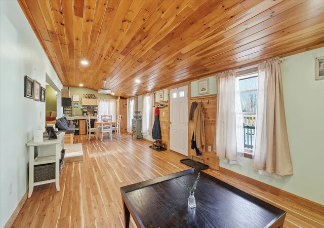 Photo 3 of Single family home for sale at 236 Baker St, Alburgh, VT 05440 | MLS# 5103946 | Listing updated on 2026-09-30
