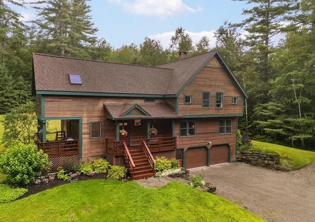 Photo 2 of Single family home for sale at 343 Black Bear Run, Stowe, VT 05672 | MLS# 5103949 | Listing updated on 2026-08-07
