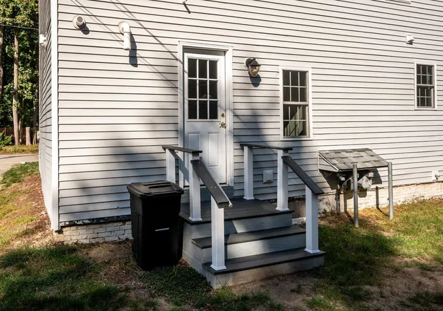 2nd image of 17 19 Dartmouth St, Exeter, NH 03833 | MLS# 5103964
