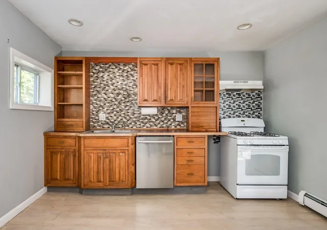 Photo 4 of Townhouse for sale at 17-19 Dartmouth St, Exeter, NH 03833 | MLS# 5103964 | Listing updated on 2026-10-08