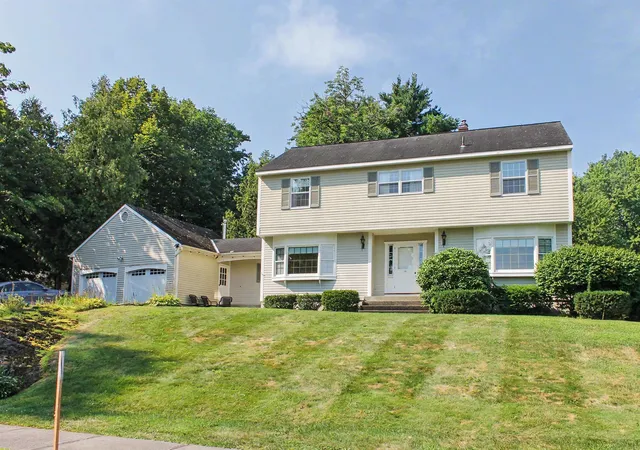 Photo 2 of Single family home for sale at 141 Rivermount Ter, Burlington, VT 05401 | MLS# 5103992 | Listing updated on 2026-09-09
