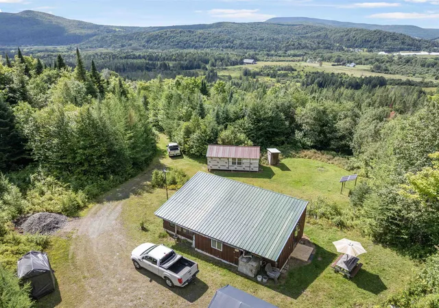 5th image of 105 White Branch Rd #4, Pittsburg, NH 03592 | MLS# 5104002
