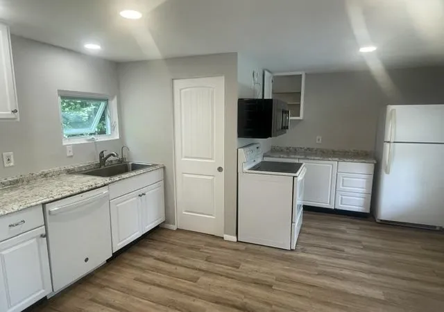 Photo 4 of Single family home for sale at 375 Derrah St, Berlin, NH 03570 | MLS# 5104018 | Listing updated on 2026-09-18