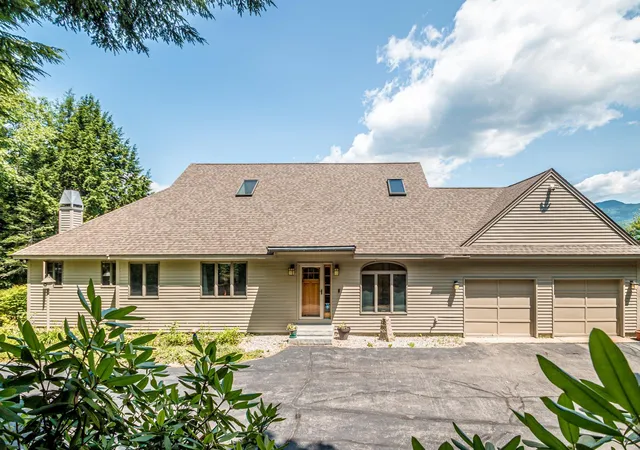 Photo 3 of Single family home for sale at 29 Hemlock Hill Rd, Jackson, NH 03846 | MLS# 5104039 | Listing updated on 2026-09-12
