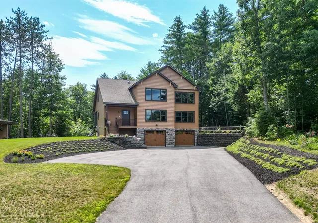 Photo 3 of Single family home for sale at 81 Echo Acres Rd, North Conway, NH 03860 | MLS# 5104042 | Listing updated on 2026-08-17