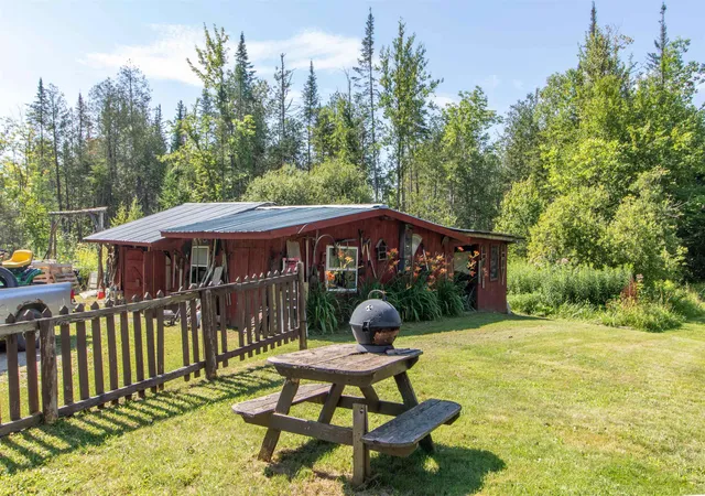 Photo 2 of Single family home for sale at 2606 Peak Rd, Lyndonville, VT 05851 | MLS# 5104058 | Listing updated on 2026-08-27