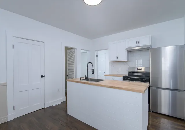 Photo 3 of House for sale at 29 Hopkins St, Rutland City, VT 05701 | MLS# 5104066 | Listing updated on 2026-08-08