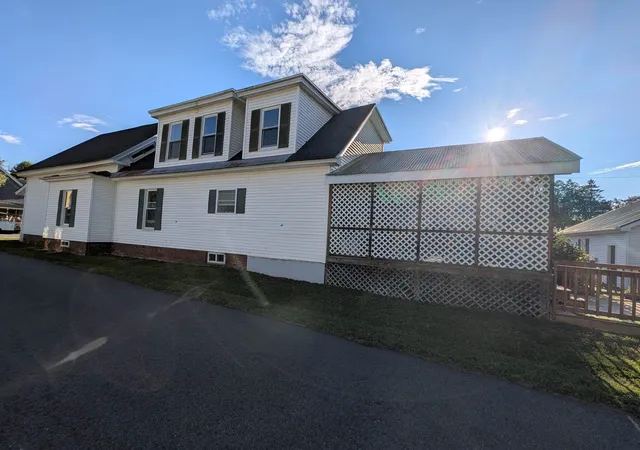 Photo 4 of Single family home for sale at 18 Pleasant St, Lancaster, NH 03584 | MLS# 5104071 | Listing updated on 2026-10-13