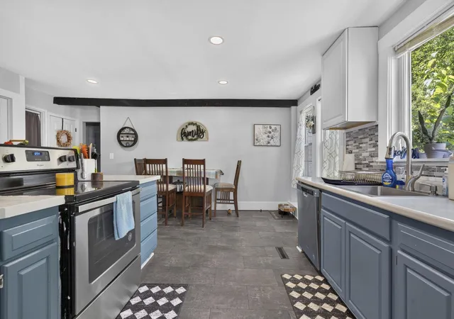 Photo 3 of Sale Pending at 7 Island St, Wilton, NH 03086 | MLS# 5104126 | Listing updated on 2026-08-17