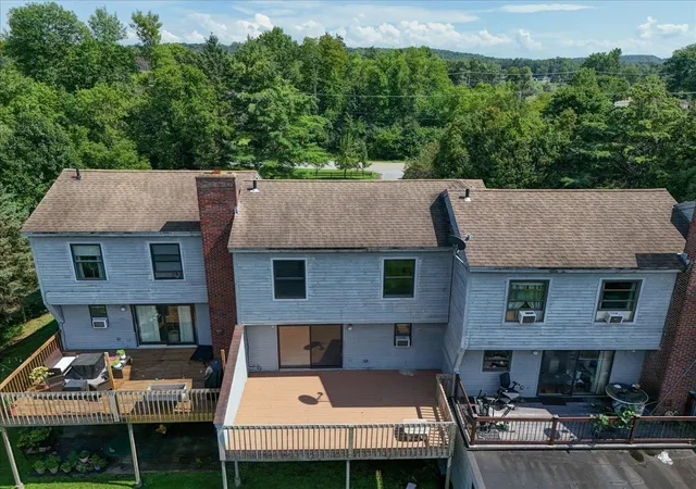 Photo 4 of Townhouse for sale at 82 Bay Rd, Shelburne, VT 05482 | MLS# 5104143 | Listing updated on 2026-10-02