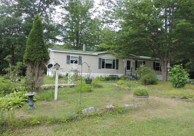 Single family home for sale at 916 Deering Center Rd, Deering, NH 03244 | MLS# 5104146