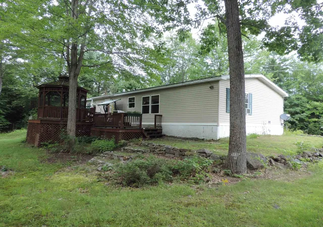 Photo 3 of Single family home for sale at 916 Deering Center Rd, Deering, NH 03244 | MLS# 5104146 | Listing updated on 2026-09-27