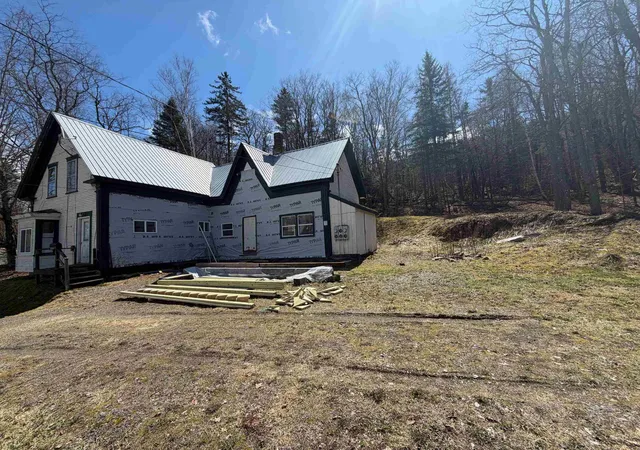 3rd image of 20 High St, Colebrook, NH 03576 | MLS# 5104147