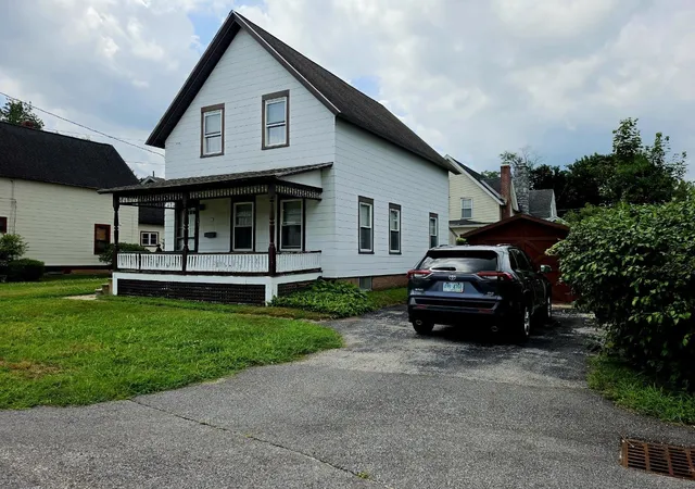 1st image of 16 Dakin St, Concord, NH 03301 | MLS# 5104150