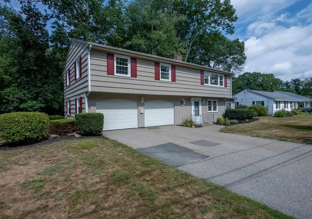 3rd image of 16 Longwood Dr, Hampton, NH 03842 | MLS# 5104156