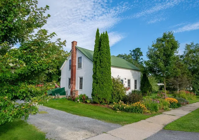 Photo 2 of Single family home for sale at 10 Case St, Middlebury, VT 05753 | MLS# 5104160 | Listing updated on 2026-08-26