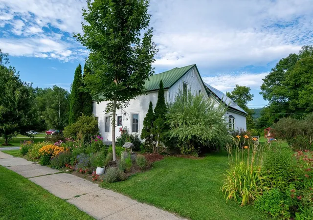 Photo 3 of Single family home for sale at 10 Case St, Middlebury, VT 05753 | MLS# 5104160 | Listing updated on 2026-08-26