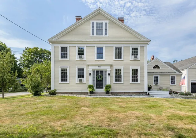 Photo 3 of Single family home for sale at 333 Winnacunnet Rd, Hampton, NH 03842 | MLS# 5104170 | Listing updated on 2026-09-11