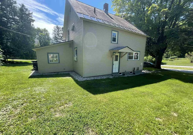 Photo 2 of Single family home for sale at 32 Pleasant St, Proctor, VT 05765 | MLS# 5104187 | Listing updated on 2026-09-22