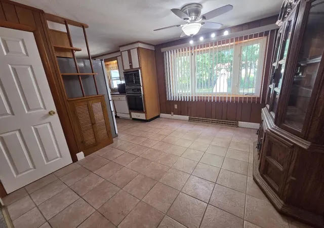 Photo 3 of Single family home for sale at 15 Budron Ave, Salem, NH 03079 | MLS# 5104193 | Listing updated on 2026-08-10