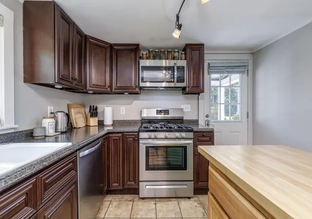 3rd image of 60 Mountain Rd, Concord, NH 03301 | MLS# 5104196