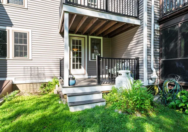 4th image of 20 Kirriemuir Rd, Stratham, NH 03885 | MLS# 5104204