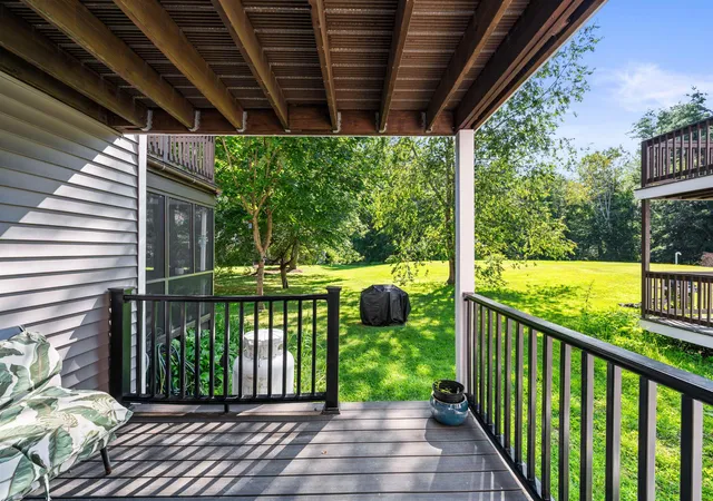 5th image of 20 Kirriemuir Rd, Stratham, NH 03885 | MLS# 5104204