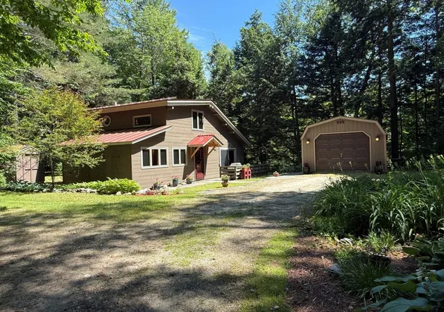 Single family home for sale at 126 Upper Pines Rd, Warren, VT 05674 | MLS# 5104205