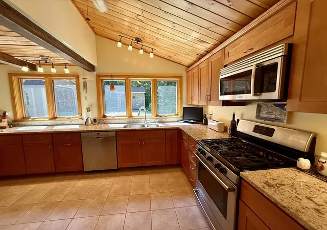 Photo 4 of Single family home for sale at 126 Upper Pines Rd, Warren, VT 05674 | MLS# 5104205 | Listing updated on 2026-08-10