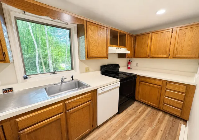 Photo 2 of Townhouse for sale at 9 Evergreen Ln, Brattleboro, VT 05301 | MLS# 5104214 | Listing updated on 2026-09-05