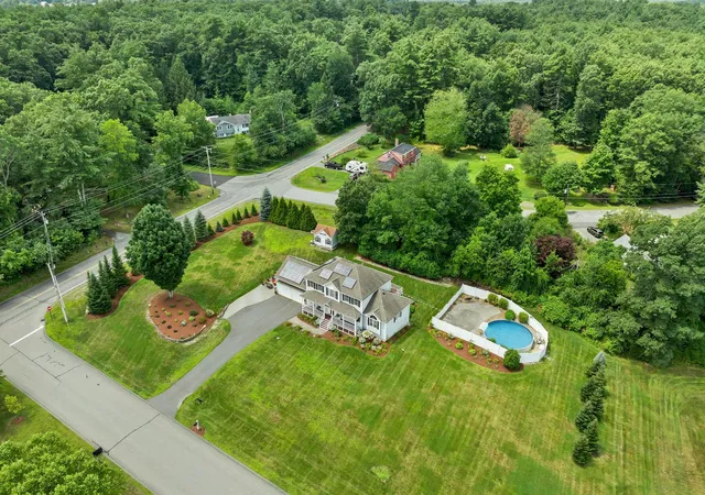 Photo 3 of Single family home for sale at 1 Jake Rd, Londonderry, NH 03053 | MLS# 5104226 | Listing updated on 2026-08-20