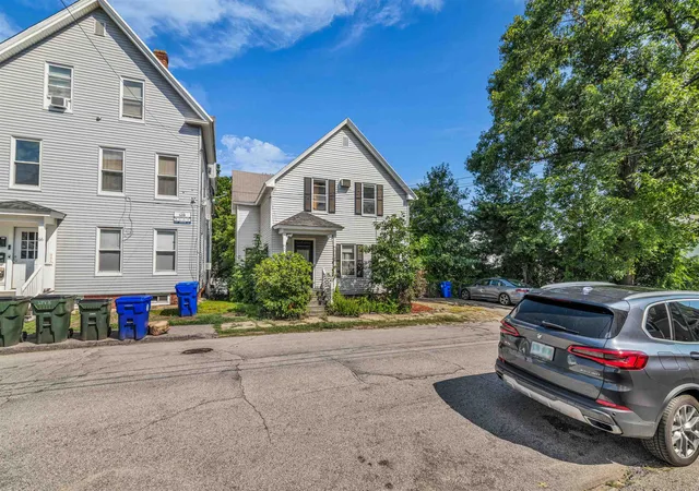 2nd image of 72 B St, Manchester, NH 03102 | MLS# 5104236