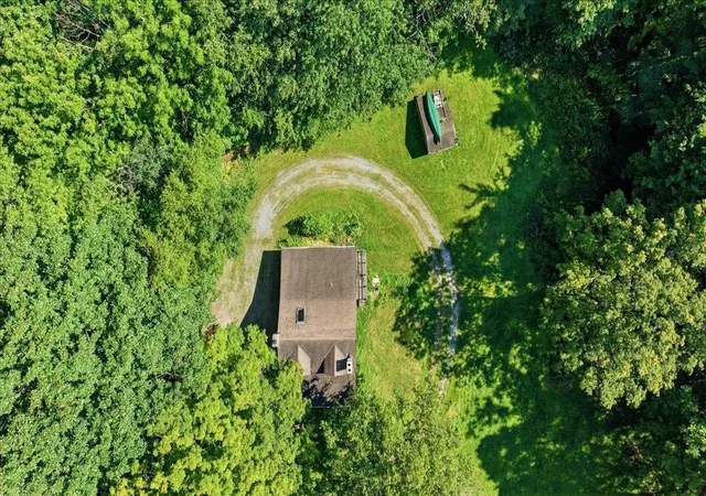 Photo 1 of Single family home for sale at 148 Barne Ln, Pownal, VT 05261 | MLS# 5104239 | Listing updated on 2026-09-24