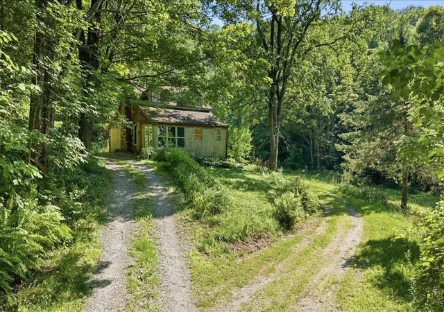 Photo 2 of Single family home for sale at 148 Barne Ln, Pownal, VT 05261 | MLS# 5104239 | Listing updated on 2026-09-24