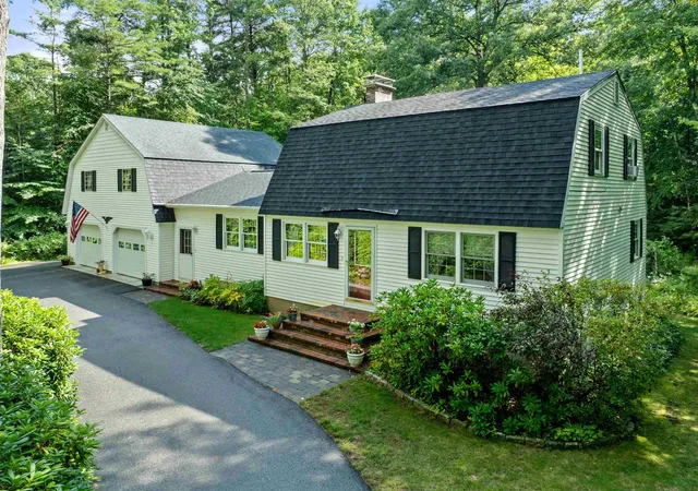 3rd image of 198 Dockham Shore Rd, Gilford, NH 03249 | MLS# 5104243