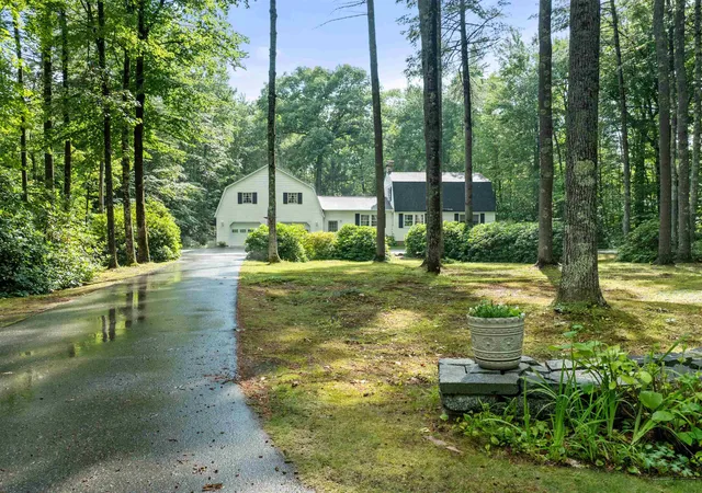4th image of 198 Dockham Shore Rd, Gilford, NH 03249 | MLS# 5104243