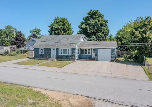 1st image of 15 Yale St, Rochester, NH 03867 | MLS# 5104248