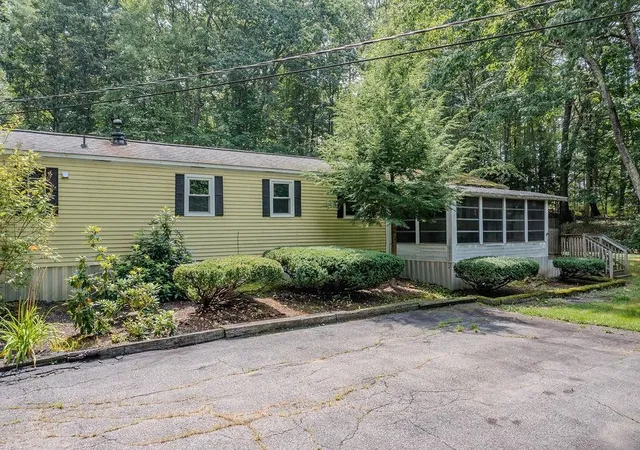 2nd image of 169 Calef Hwy, Lee, NH 03861 | MLS# 5104271