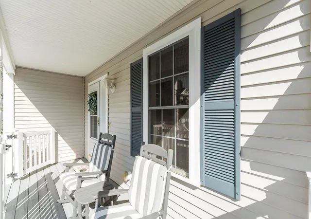 2nd image of 27 Footbridge Ln #11, Dover, NH 03820 | MLS# 5104288
