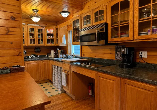 Photo 4 of House for sale at 28 Cottage St, Newport, VT 05855 | MLS# 5104290 | Listing updated on 2026-10-06