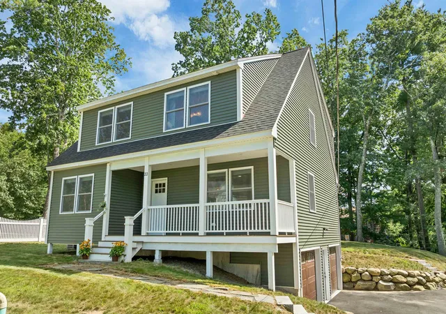 Photo 1 of Single family home for sale at 22 Birch Dr, Sandown, NH 03873 | MLS# 5104304 | Listing updated on 2026-09-15