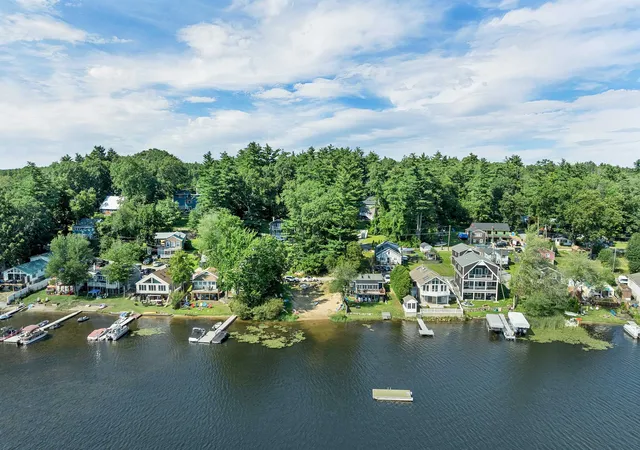 Photo 4 of Single family home for sale at 22 Birch Dr, Sandown, NH 03873 | MLS# 5104304 | Listing updated on 2026-09-15