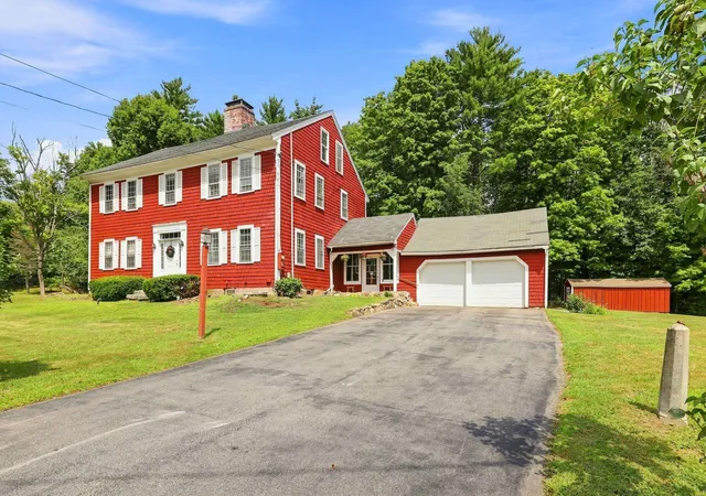 3rd image of 12 Nottingham Rd, Deerfield, NH 03037 | MLS# 5104306